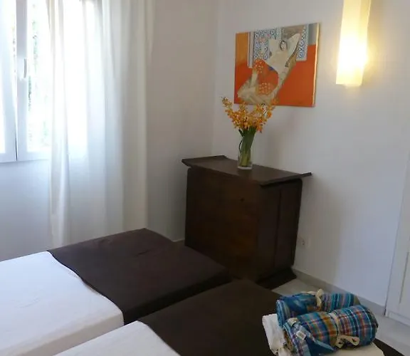 Luxury House Golden Mile Дом отдыха *