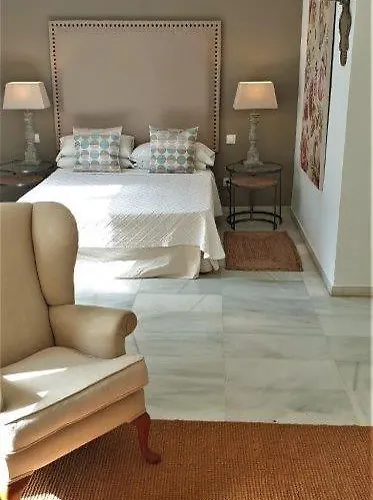 Будинок відпочинку Luxury House Golden Mile