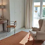 Luxury House Golden Mile בית נופש