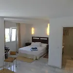 Luxury House Golden Mile בית נופש מארבלה