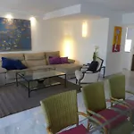 Luxury House Golden Mile בית נופש מארבלה