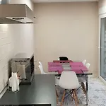 Luxury House Golden Mile בית נופש *