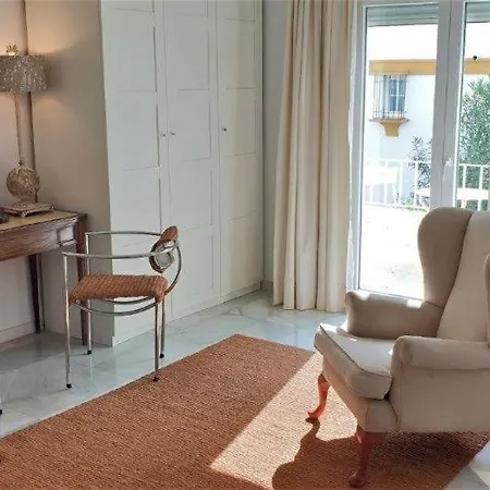 Luxury House Golden Mile Dom wakacyjny