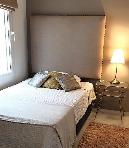 Luxury House Golden Mile بيت للعطل