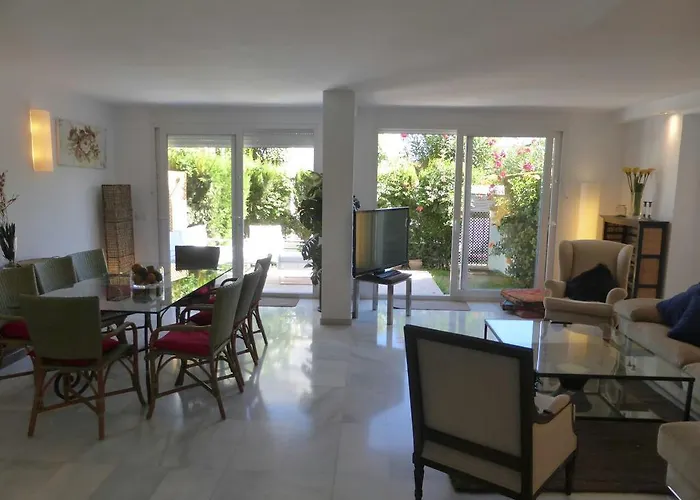 Luxury House Golden Mile Dom wakacyjny